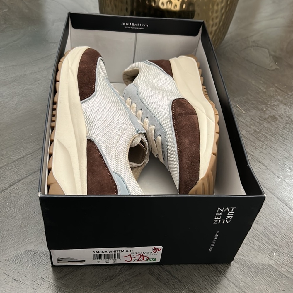 Naturalizer Sarina Sneakers (Wide) - Picture 2 of 12